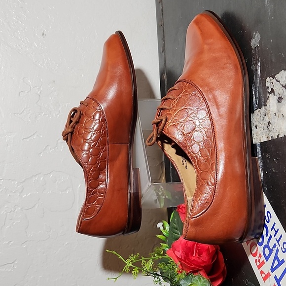 ANN MARINO Leather Embossed Women's Lace Tie Dress Shoe 8.5M - Picture 1 of 11
